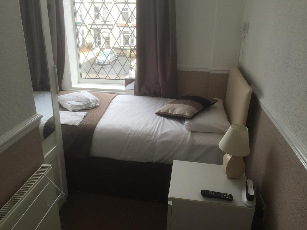 ساوثبورت Andora Guest House الغرفة الصورة